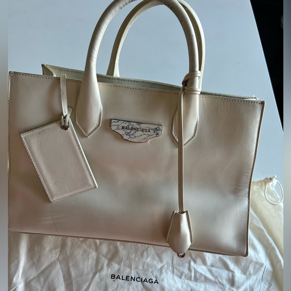Classic Vintage BALENCIAGA white Color Tote w Mirror paid $2900 sale for $1500 - Picture 5 of 5